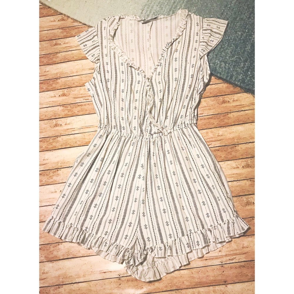 🌿 NWOT Cotton On Romper 🌿